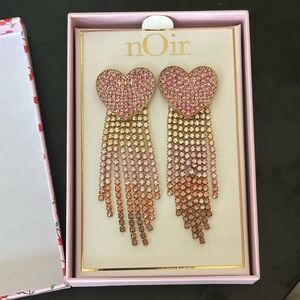 Heart-shaped rhinestone earrings